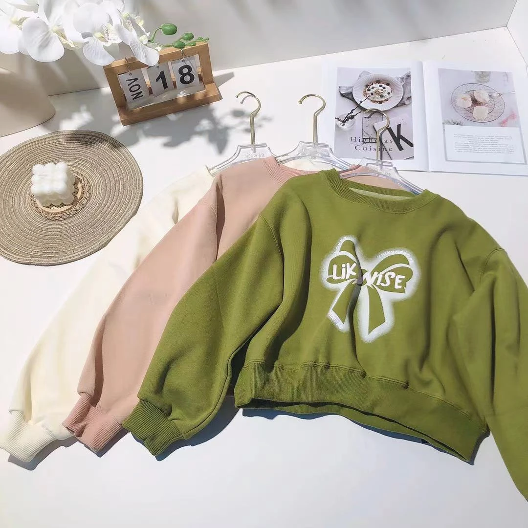 K127儿童秋款蝴蝶结L字母卫衣240662