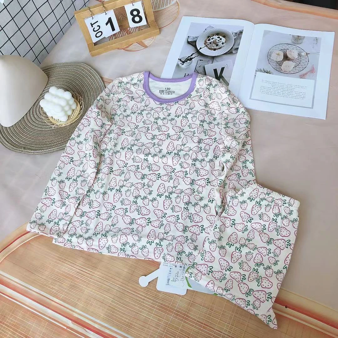 B22儿童秋款莱卡草莓家居套装