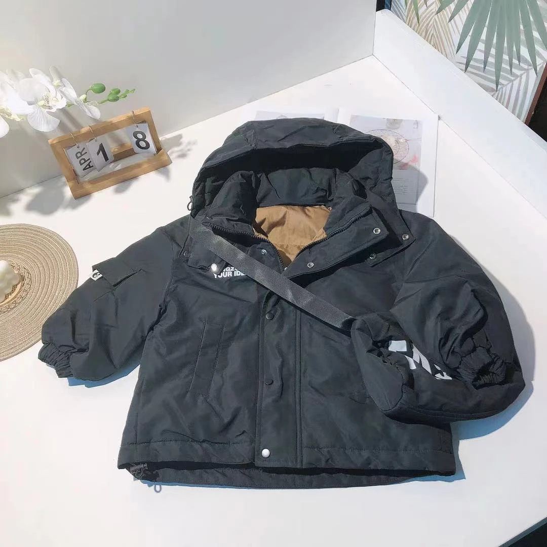 A24儿童冬款棉服外套P字母款