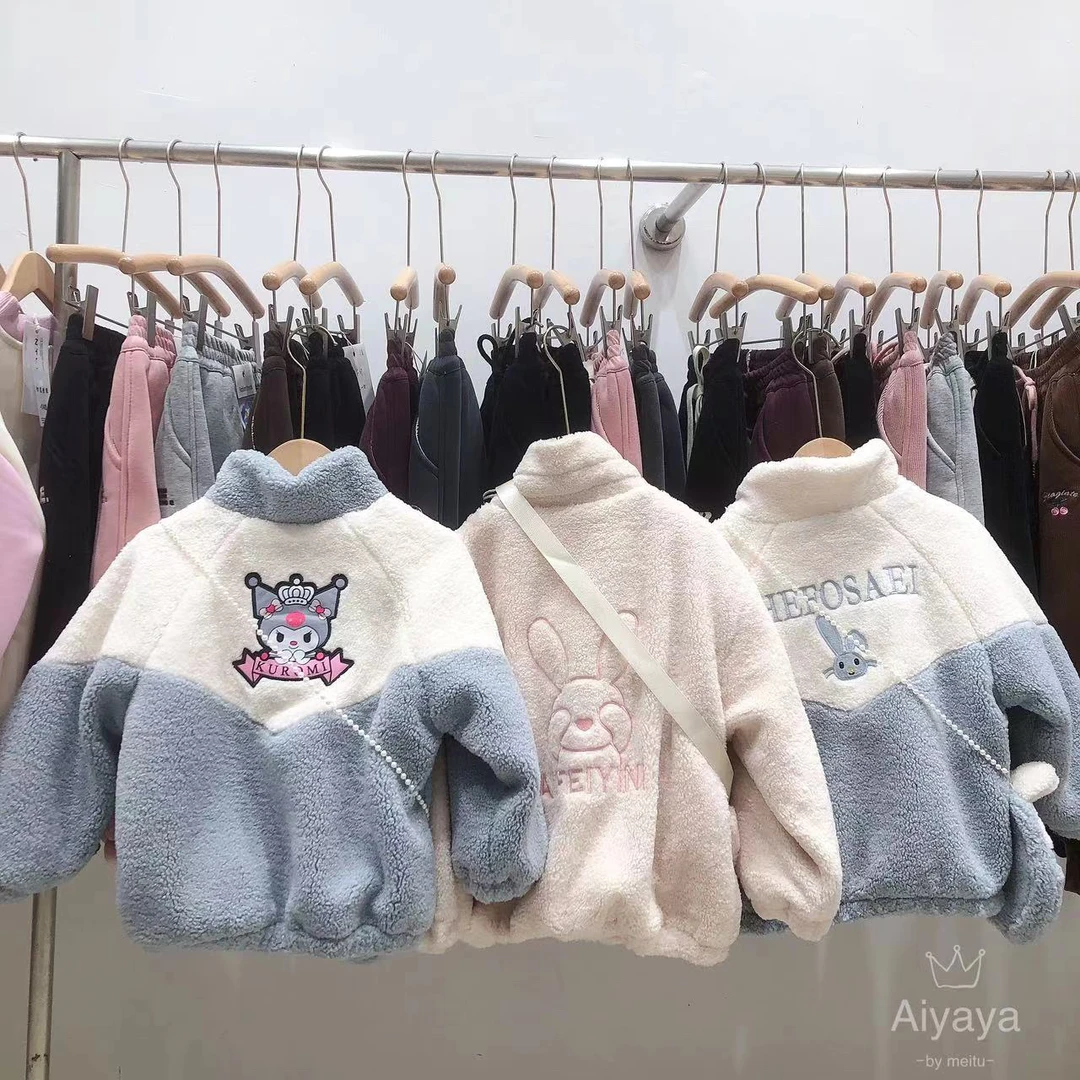 A20儿童新款毛毛拼接库洛图案外套