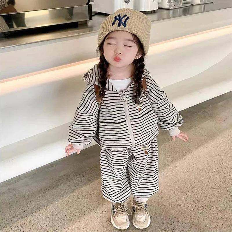 儿童条纹套装童装网红爆款上衣拉链衫长裤春秋款中小童宝宝可开档