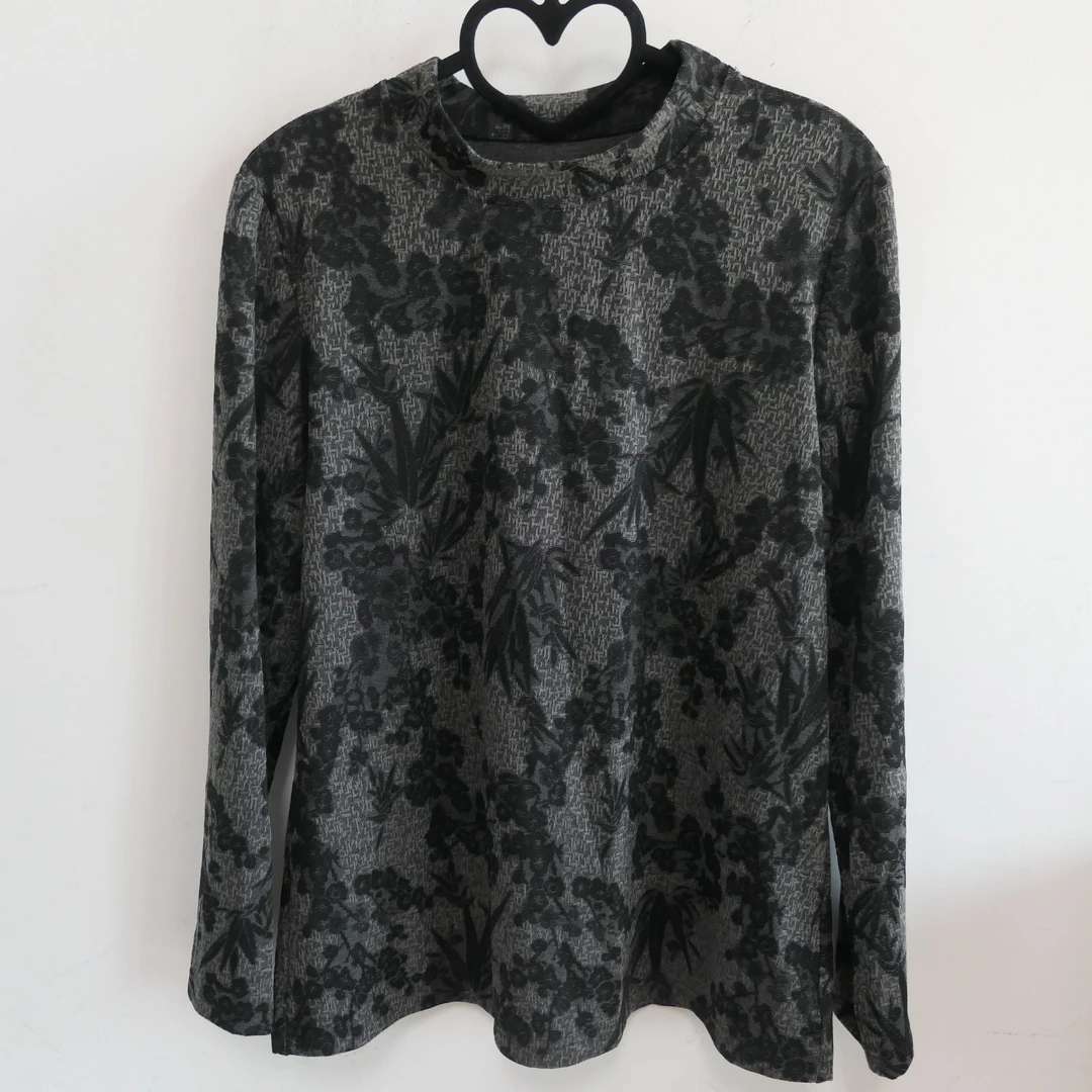 AB-1792新款灰色提花打底衫