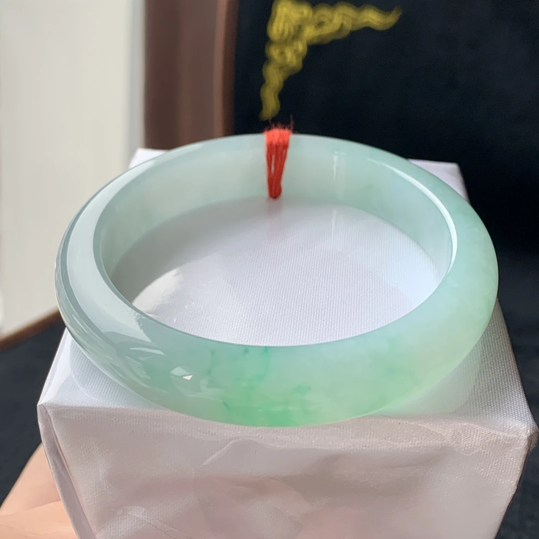缅甸翡翠手镯冰种飘绿正圈a货编号7831尺寸59