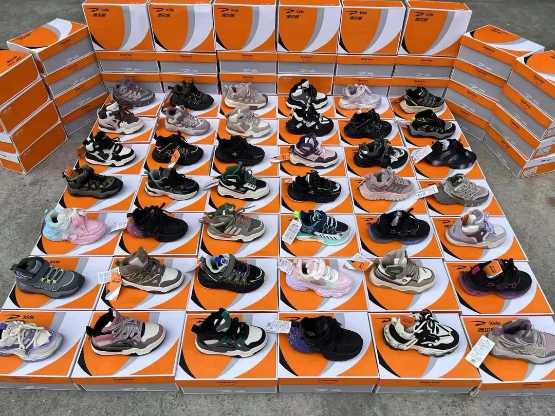 Deerway/德尔惠【大伟专属】001-200 冬季新款儿童运动鞋1号店