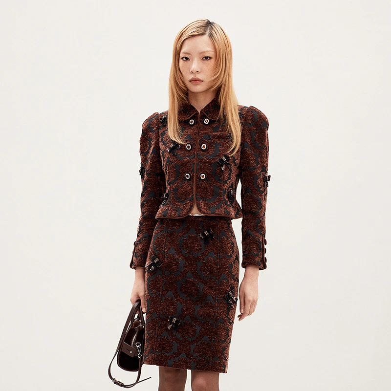 LE FAME/拉飞姆2025年春季新品宫廷风玫瑰雪尼尔提花短外套