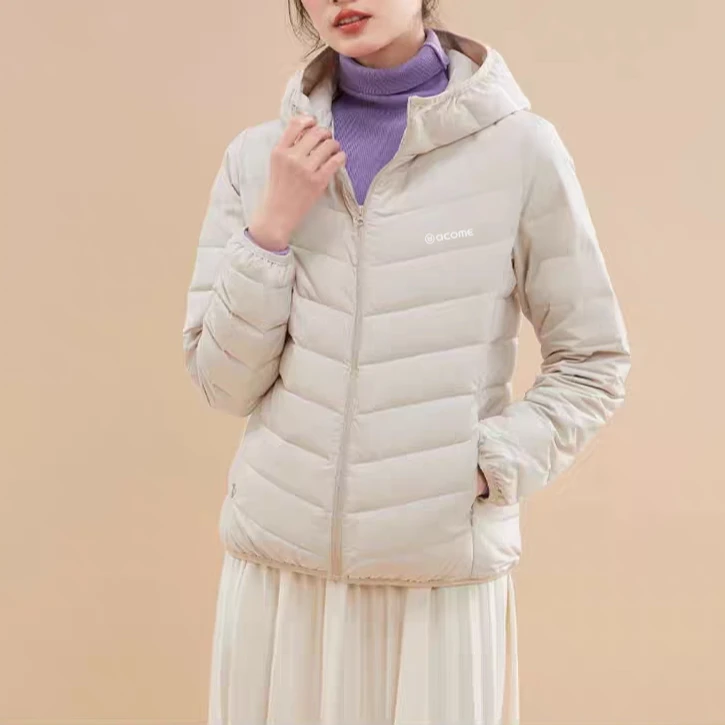 反季促销阿珂姆轻量化女款鹅绒连帽羽绒服轻薄保暖短款女短羽绒服