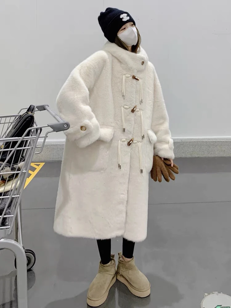 白色牛角扣毛毛大衣女2025冬季新款高级感长款加厚连帽外套