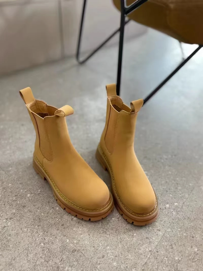 2024年秋冬款烟筒靴厚底大黄靴显瘦腿长马丁靴