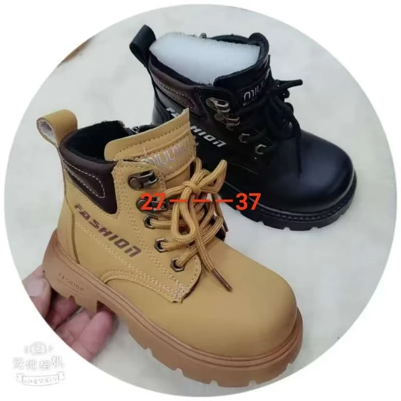 2024年新款时尚小孩加绒马丁靴