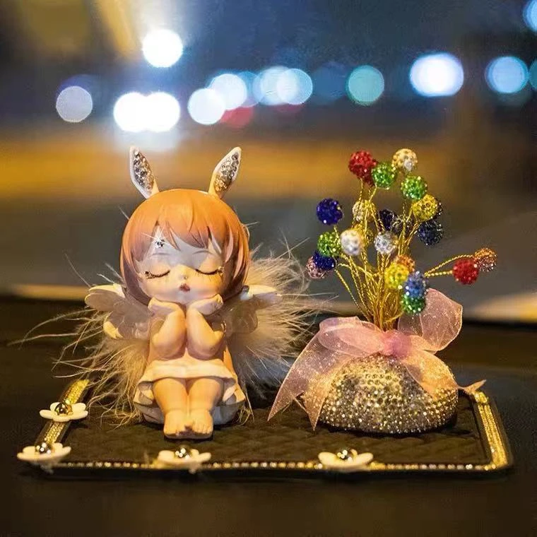 雪驹闪闪安妮可爱车载摆件汽车内装饰品个性创意香薰中控台用品