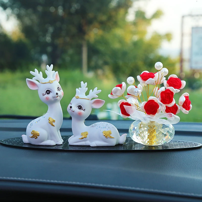 汽车摆件浪漫情侣鹿一路平安摆件中控台女神高档款车载摆件组合