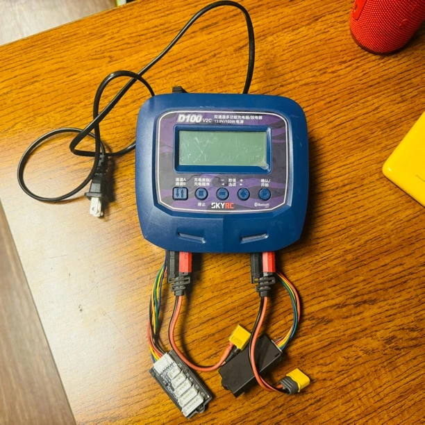 【军团严选】Skyrc 充电器