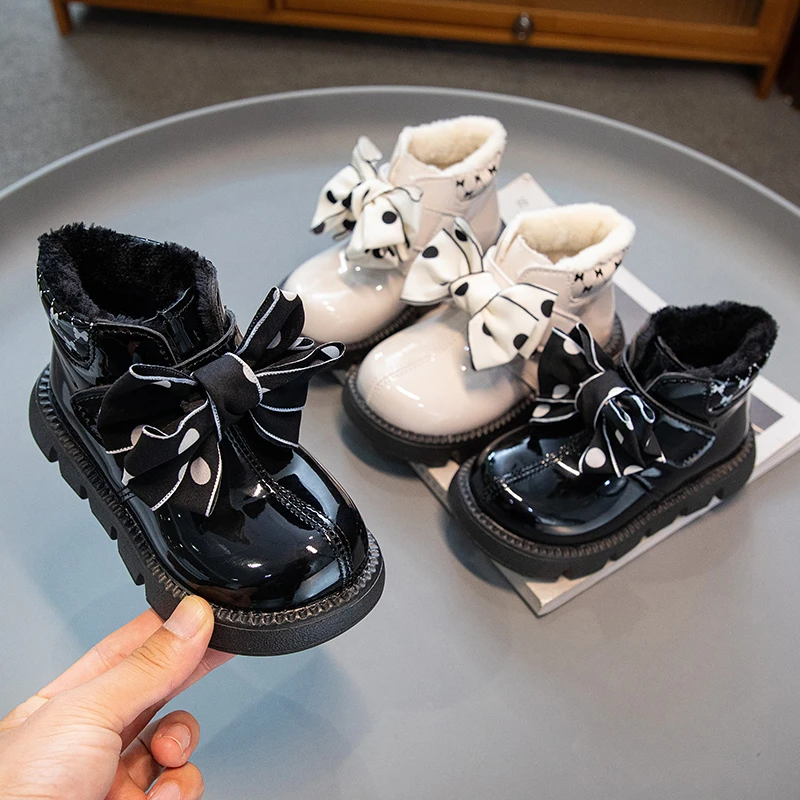 女童短靴加绒小女孩马丁靴儿童保暖公主棉鞋女宝靴子秋冬款3-6岁