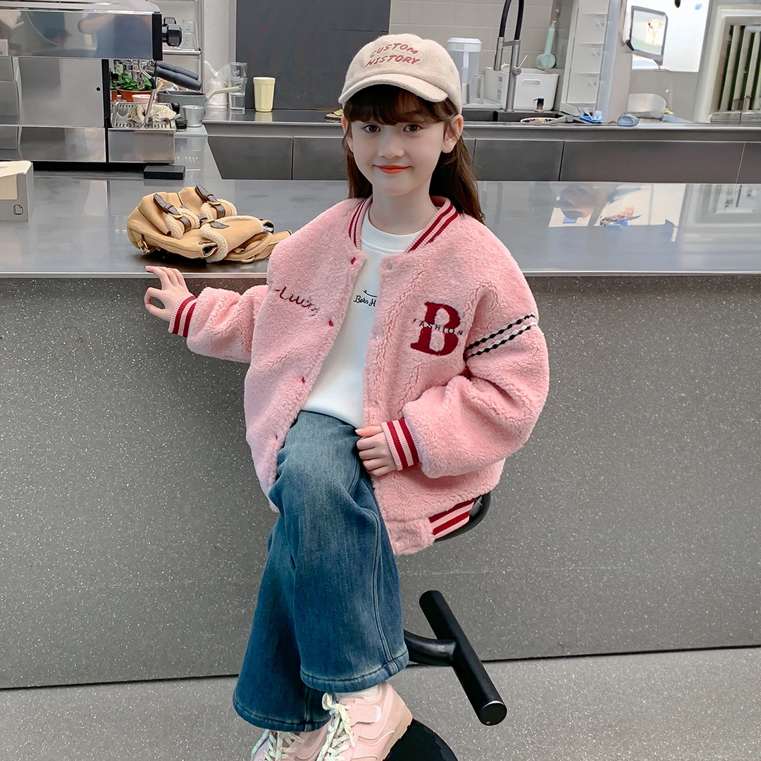 女童2025秋冬新款休闲风字母刺绣女孩时尚毛绒棒球服外套Q12870