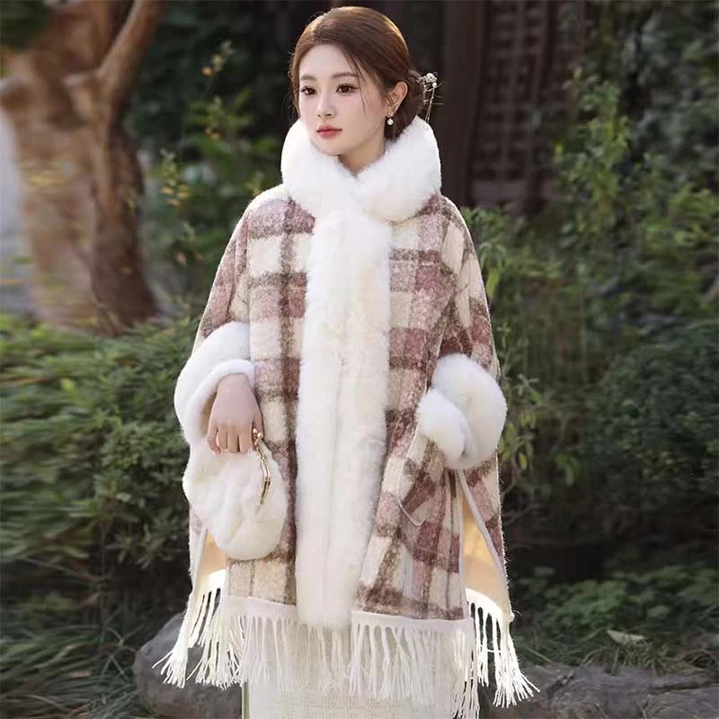 冬季加绒加厚口袋连帽斗篷披肩中长款蝙蝠袖流苏毛领披风毛呢外套