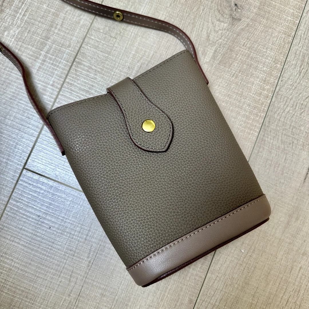 大禾选品.斜挎手机包大象灰