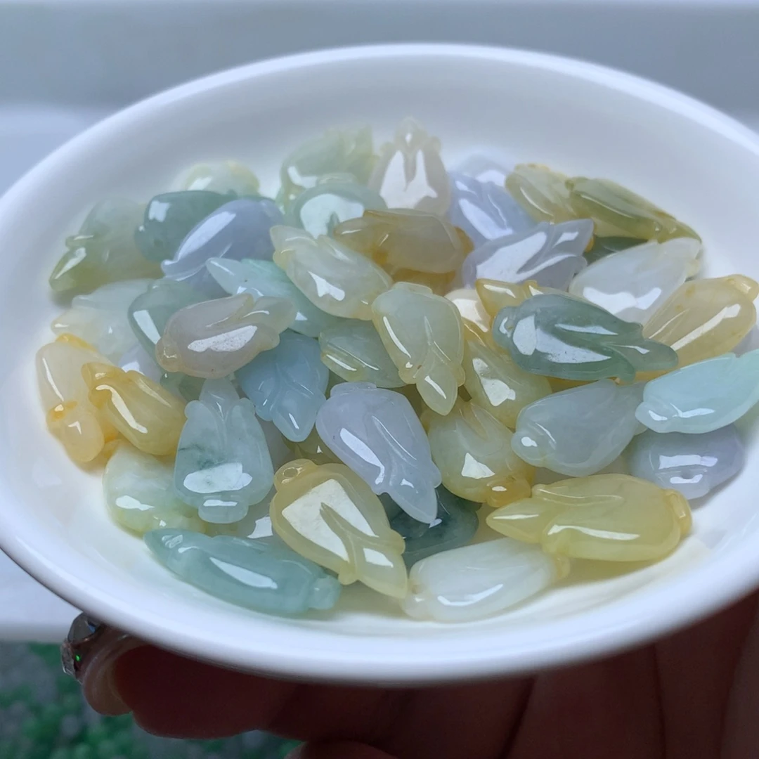 翡翠冰多宝玉兰花5颗