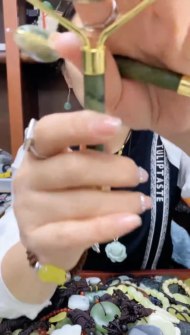 【闪购商品】岫玉吊坠未镶嵌1