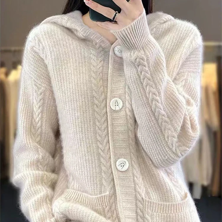 2024年秋冬新款纯色连帽纯羊毛针织开衫女宽松加厚保暖毛衣外套