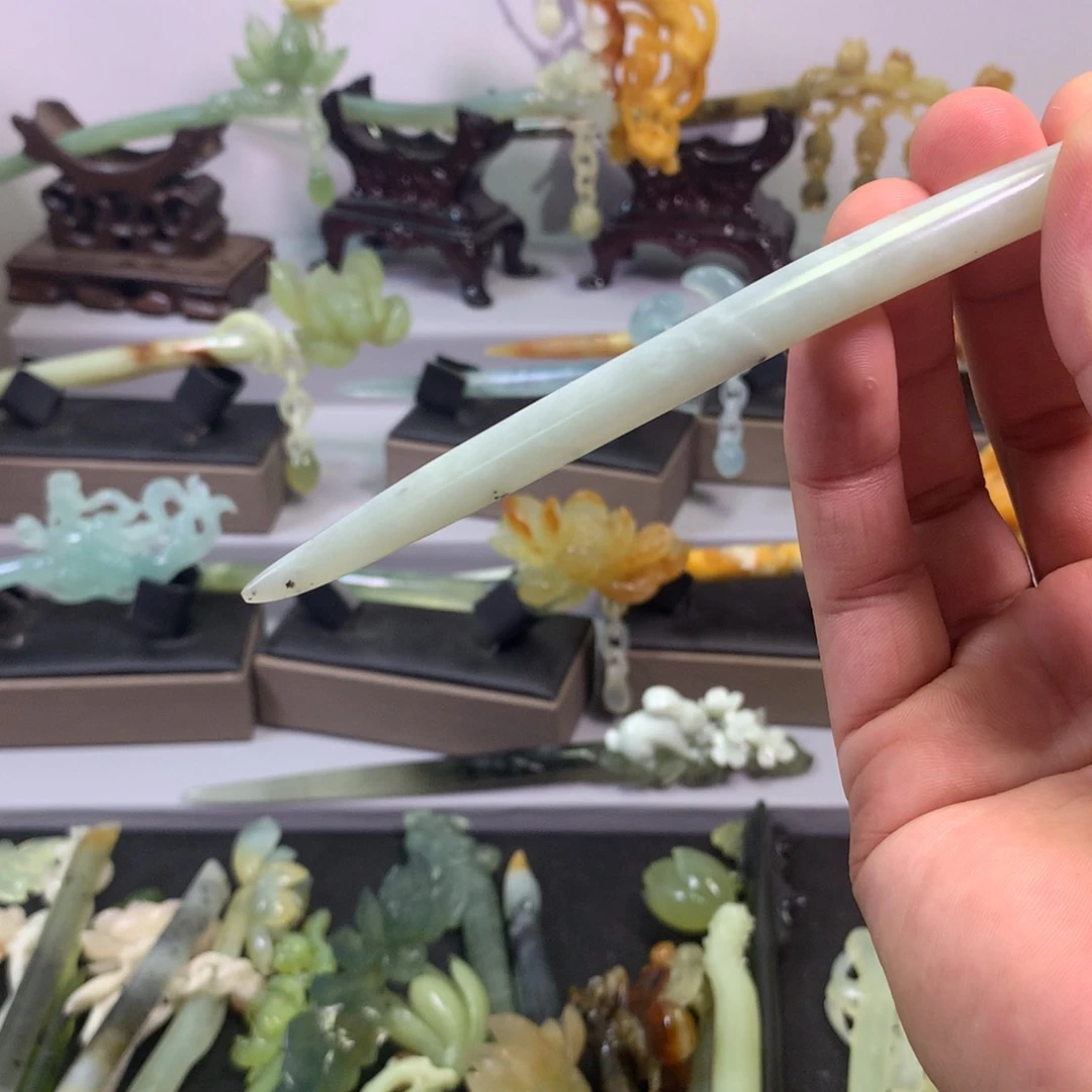 蛇纹石玉玉雕未镶嵌