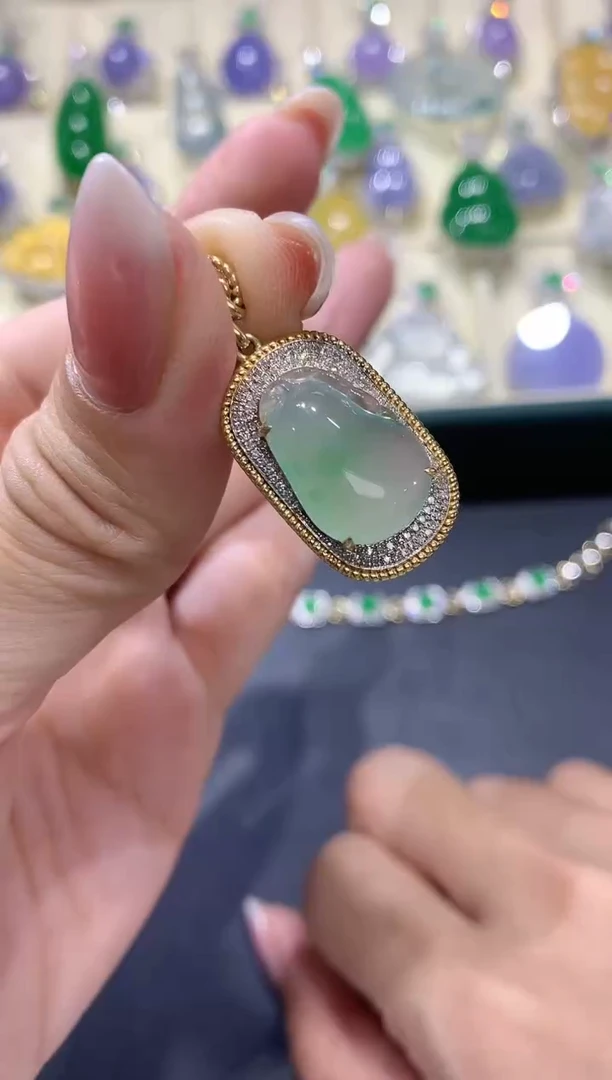 【闪购商品】翡翠吊坠(不含链)18K金镶嵌D10