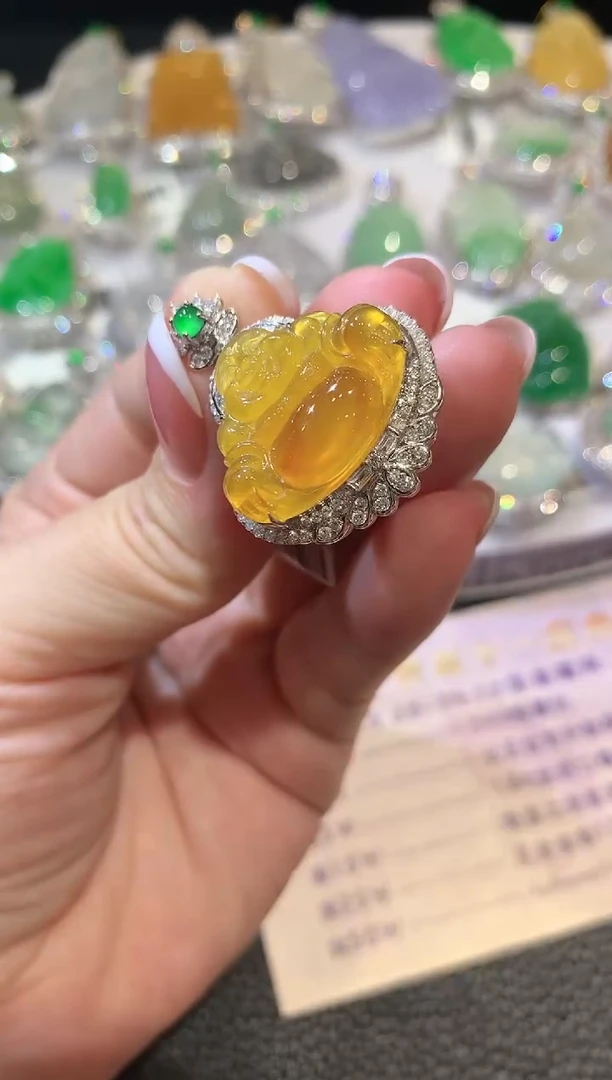 【闪购商品】翡翠吊坠(不含链)18K金镶嵌C93