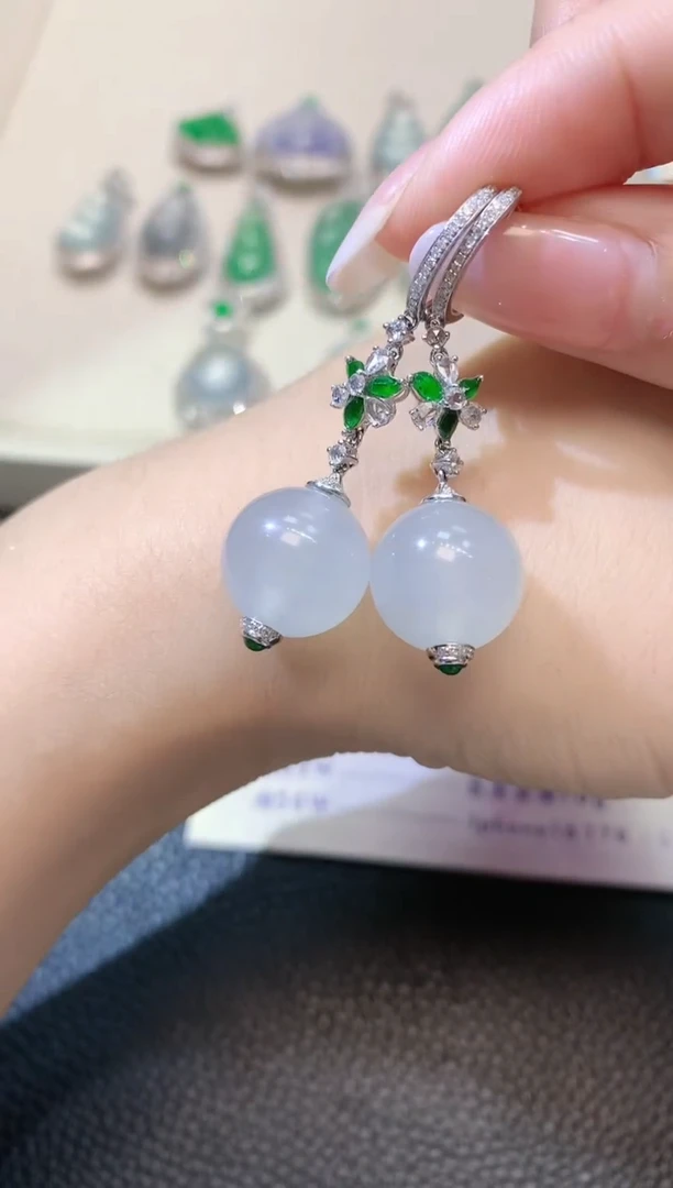【闪购商品】翡翠耳饰18K金镶嵌C35一对