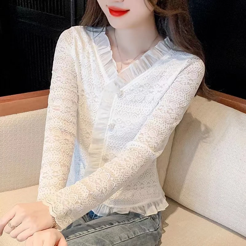 2024蕾丝打底衫女春秋新款上衣v领长袖衬衫甜美木耳花边显瘦小衫