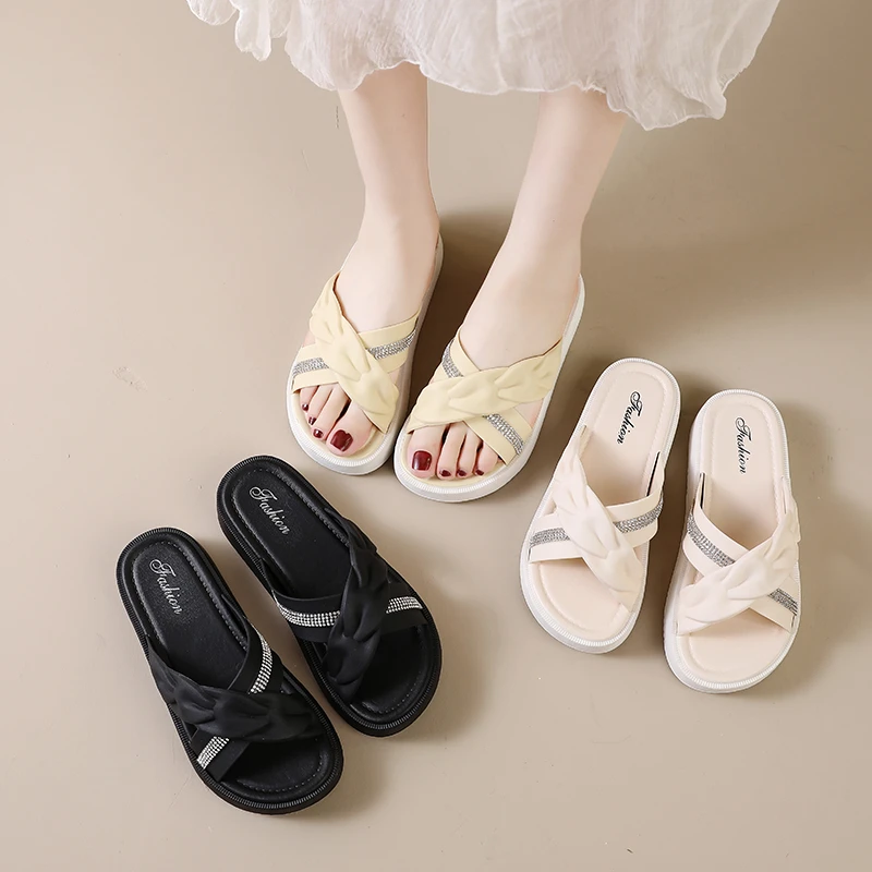 2025夏季新款拖鞋女外穿时尚韩版气质一字拖交叉水钻凉拖鞋