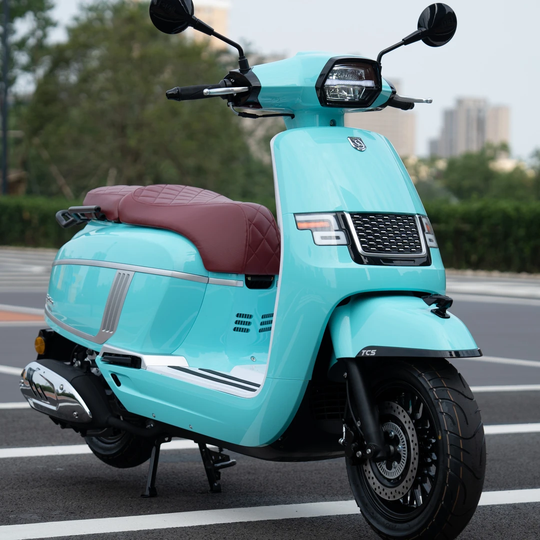 蒂芙尼蓝机车复古踏板车英伦玛莎150TCS隆鑫水冷发动机燃油踏板车