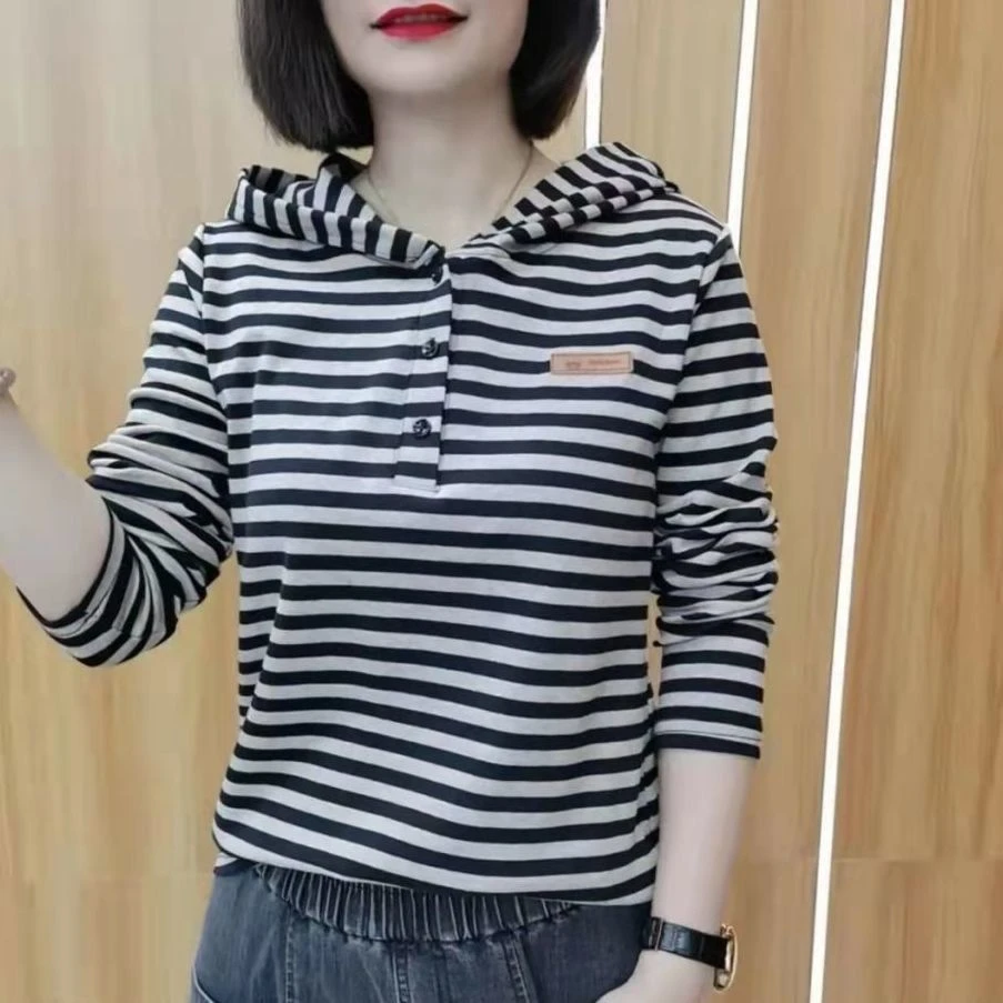 带帽子卫衣女春秋条纹连帽长袖中老年妈妈遮肚子正品