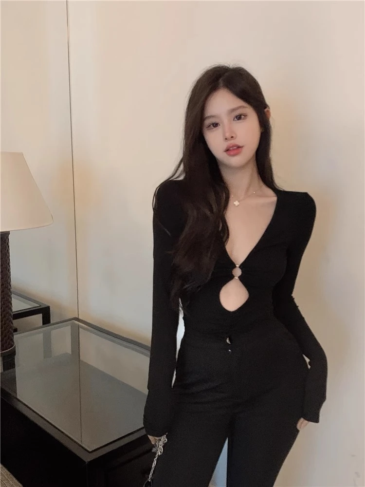 辣妹风低胸镂空v领长袖t恤女春夏季新款修身显瘦连体打底衫上衣潮