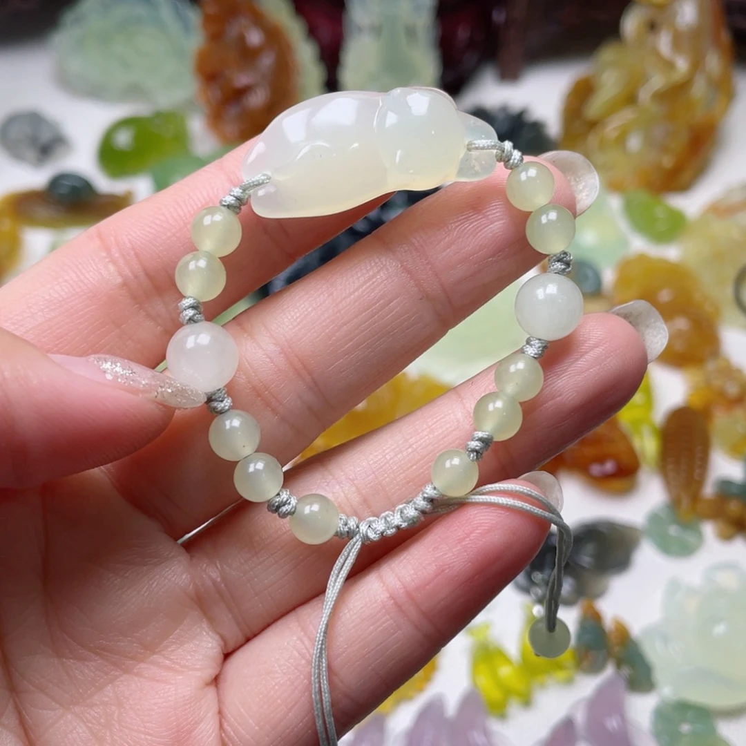 蛇纹石玉颈饰未镶嵌