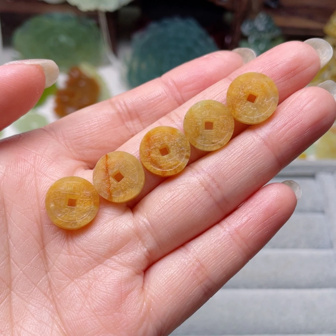 蛇纹石玉颈饰未镶嵌月*美