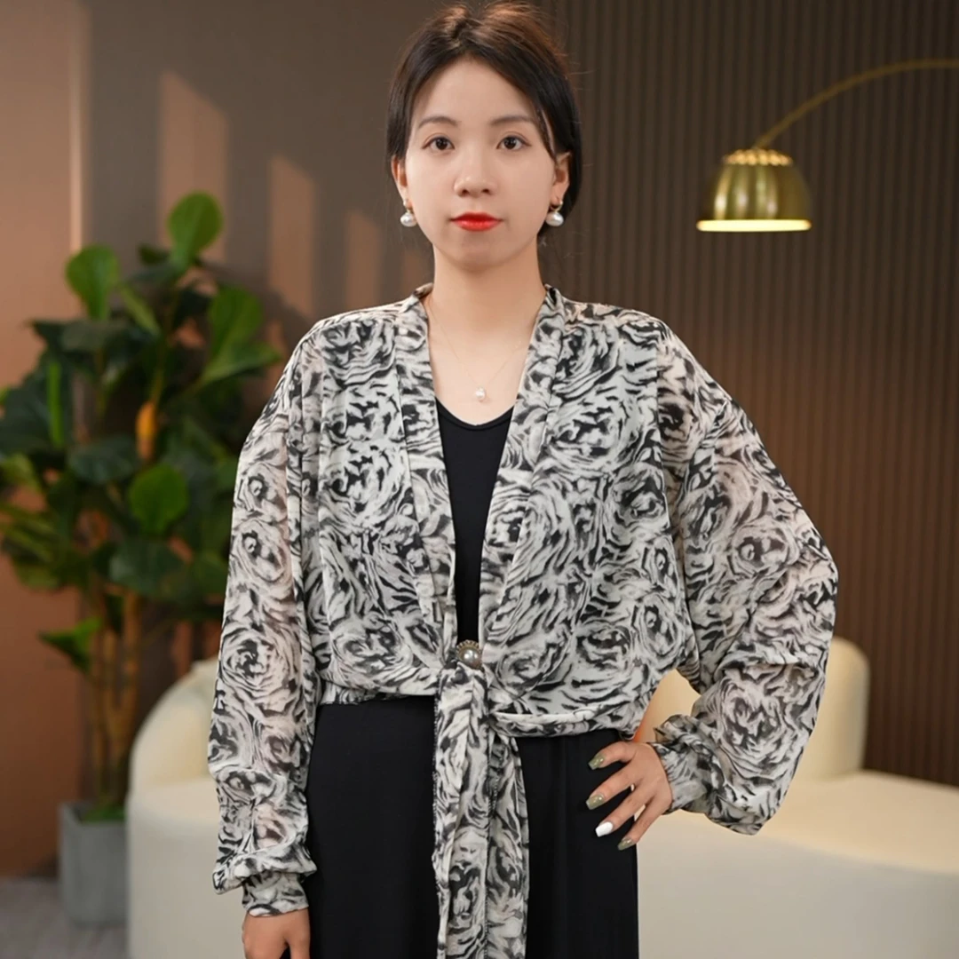 时尚百搭气质空调防晒出游沙滩花色防晒披肩女士夏季休闲宽松薄款