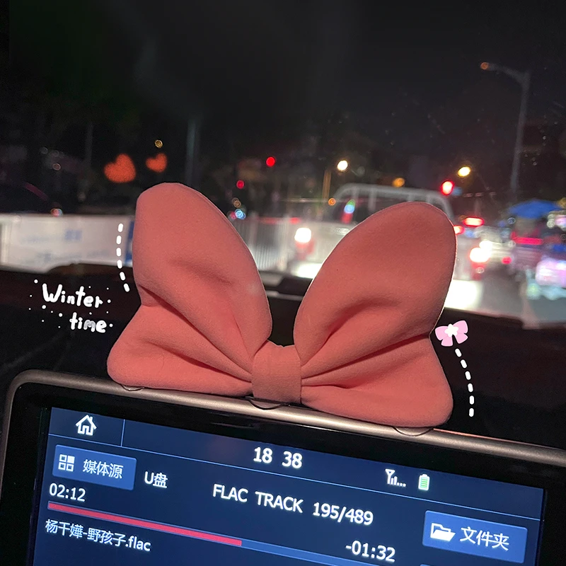 蝴蝶结车摆件中控台公主车上装饰用品车载出风口可爱粘贴毛绒内饰