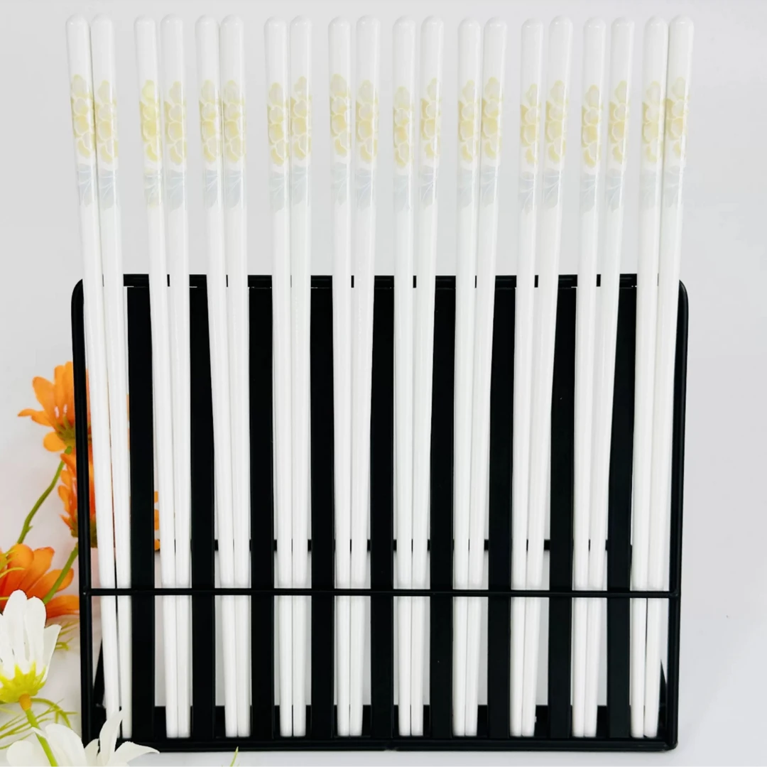 库存不多陶瓷筷子十双装家用骨瓷筷高温防滑中式风高档筷子易清洗