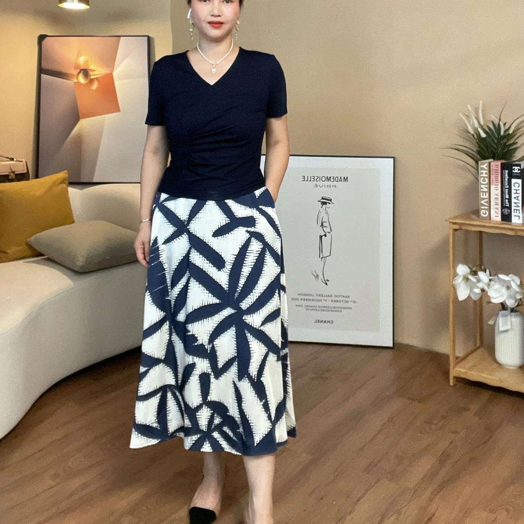 时尚轻奢中高腰显瘦后松紧腰半身裙女装显瘦半裙