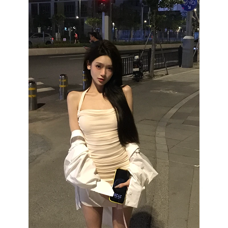 【现货】温柔姐姐 纯欲褶皱挂脖修身显瘦包臀连衣裙2410421