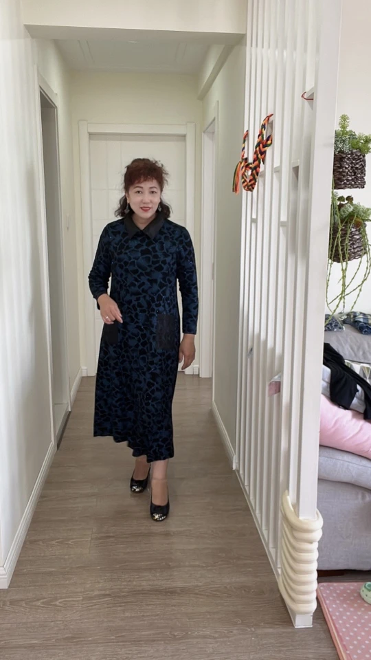 时尚显瘦气质潮流连衣裙SNZ