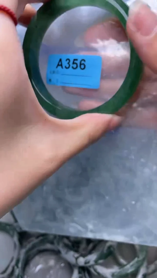 【闪购商品】石英质玉手镯未镶嵌61 356