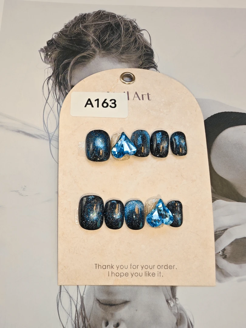 A719蓝色星空猫眼爱心爆闪钻钻手工穿戴甲