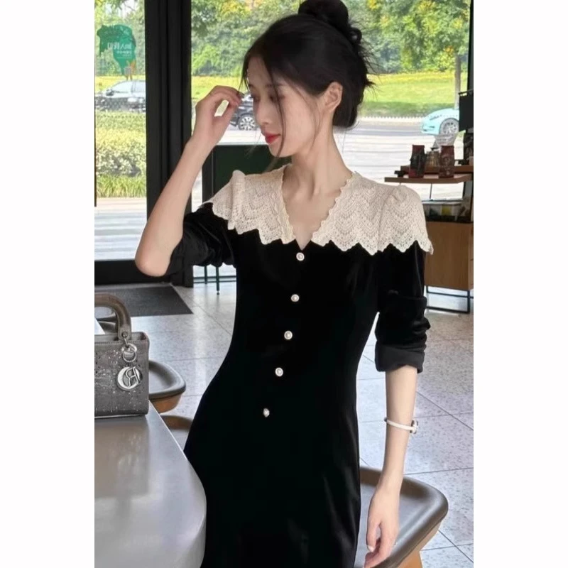 气质名媛风撞色复古丝绒连衣裙女2024新款秋季法式蕾丝拼接中长裙