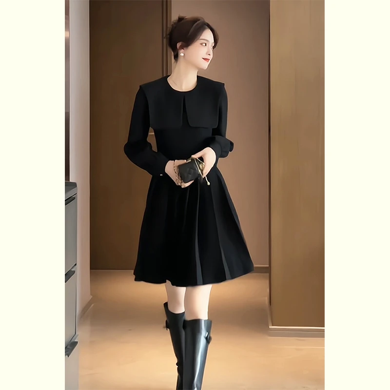 法式赫本风气质收腰连衣裙春秋2025新款女装高级感海军领百褶裙子