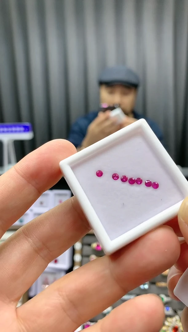 【闪购商品】红宝石裸石未镶嵌一组  61