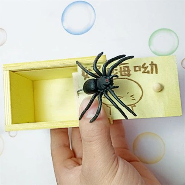 整蛊薯片吓一跳木盒蜘蛛玩具整蛊玩具小木盒恶搞虫子生日礼物礼品