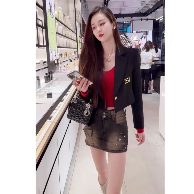 早秋气质西装外套女款春秋季金扣小香风高级感短款修身显瘦小西装