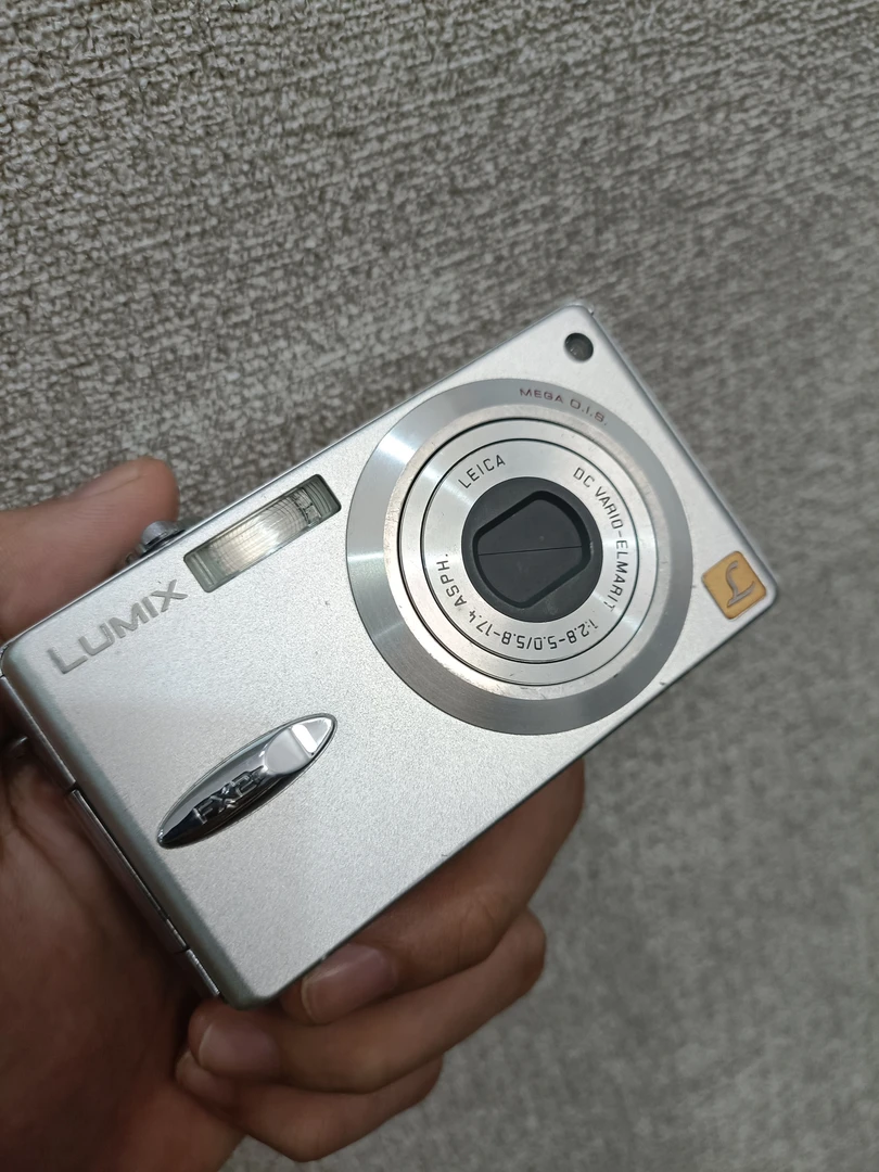 95新 Panasonic/松下 FX2数码相机ccd功能好 没电池盖不影响