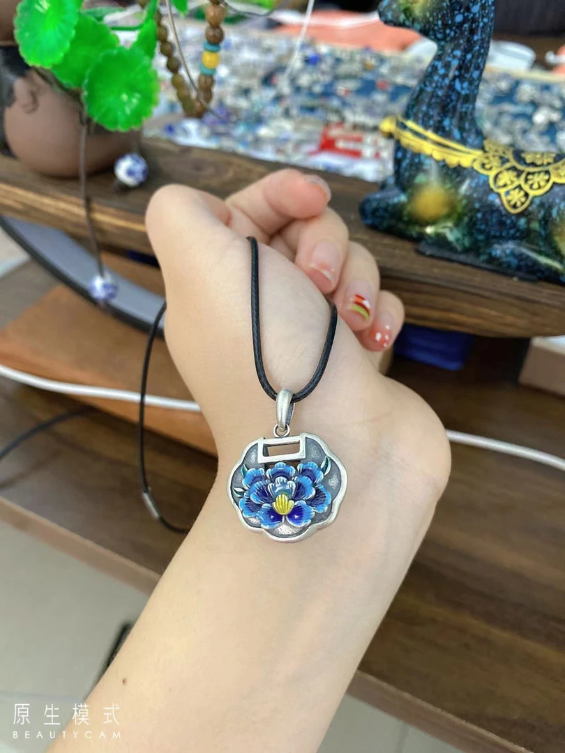 吊坠足银皮质 足银莲花锁 景泰蓝工艺