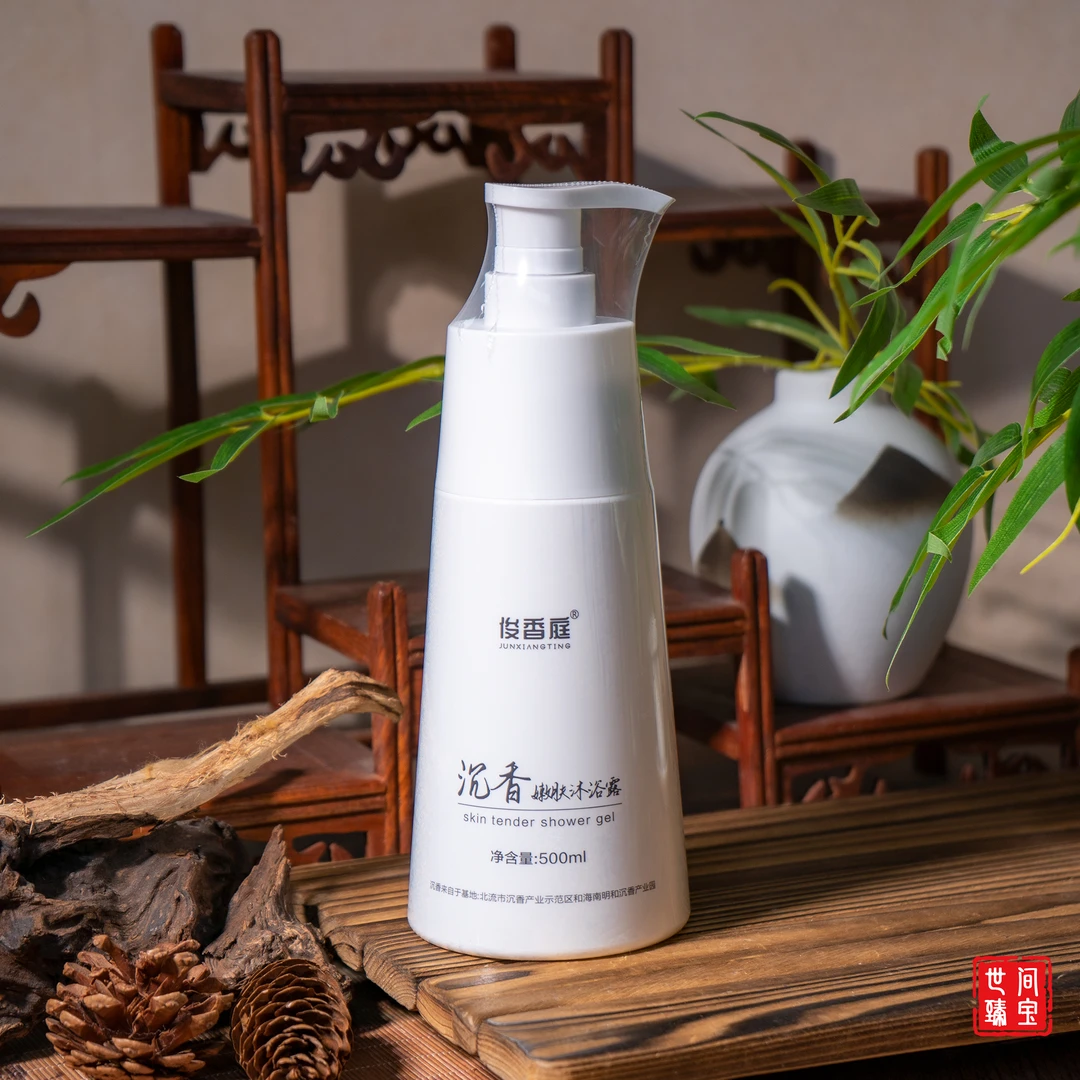 沉香嫩肤沐浴露/B648